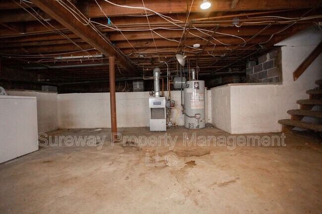 Building Photo - 19 Estate Rd