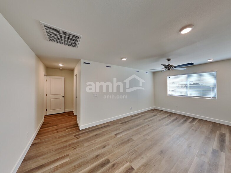 Building Photo - 10335 Bishops Cap St