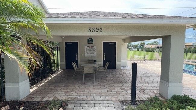Building Photo - 3 bedroom townhouse in Largo - Seminole Pa...
