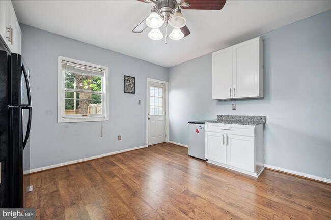 Building Photo - 4140 Freeland Ave