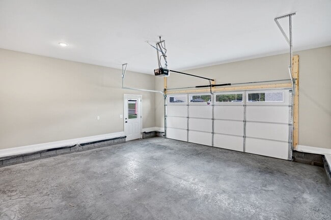 Building Photo - New Construction Emerald Floor Plan Near Exit 4