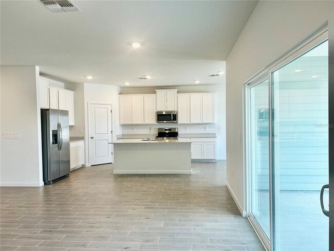 Building Photo - 6915 SW 89th Ln