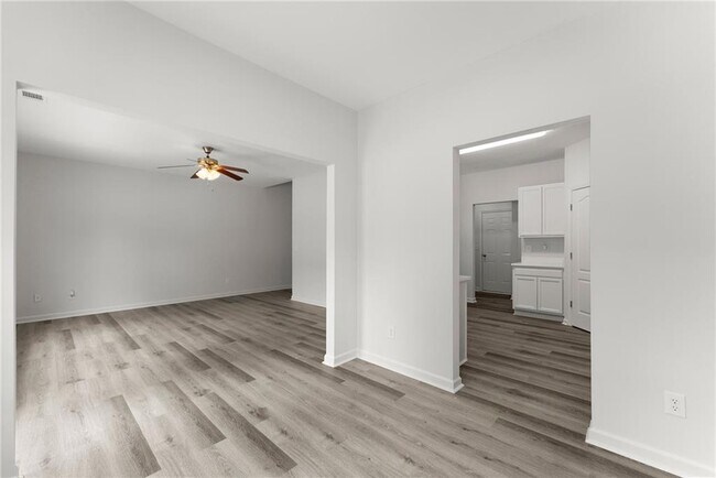 Building Photo - 124 Oakmont Dr