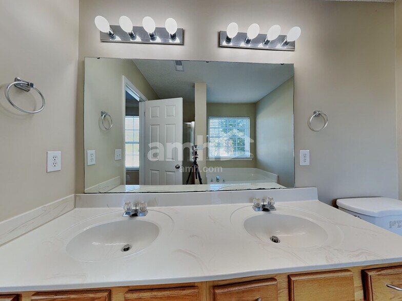 Building Photo - 4928 Alenja Ln