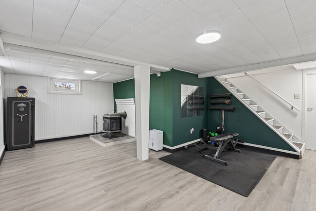 Building Photo - 3BR Cape Available 2/1