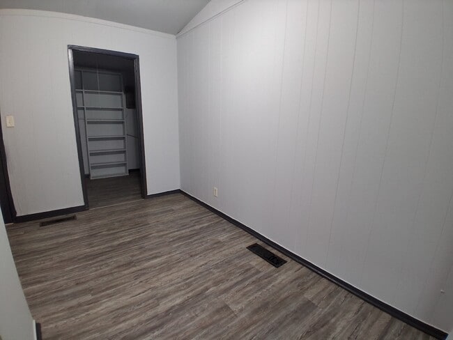 Building Photo - 1206 James Pl