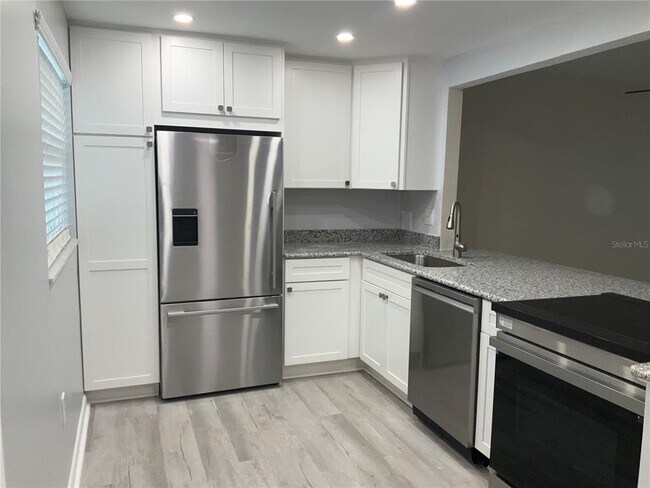 Building Photo - 10351 Regal Dr