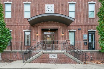 Building Photo - 210 30th Ave N