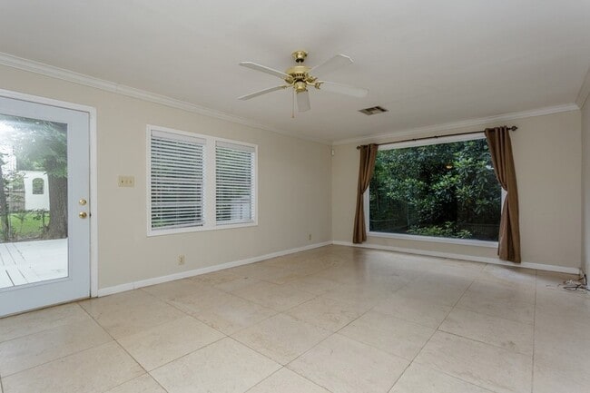 Building Photo - 1230 Timbergrove Ln