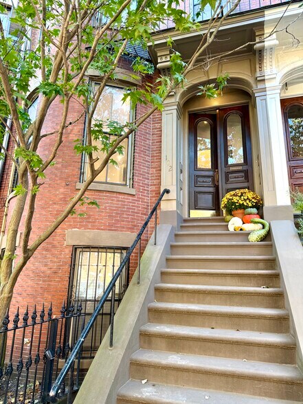 Building Photo - 104 Appleton St