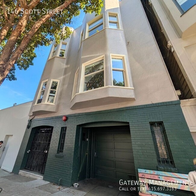 Building Photo - 146 Scott St