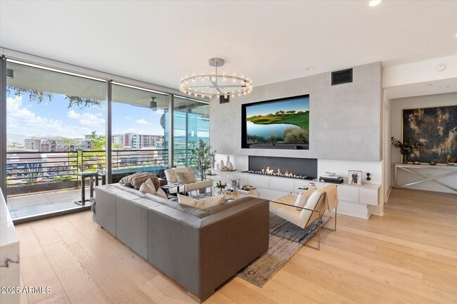 Building Photo - 7180 E Kierland Blvd