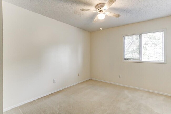 Building Photo - 1830 Ashborough Ct