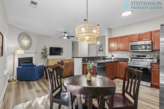 Building Photo - 217 Whispering Oak Ln