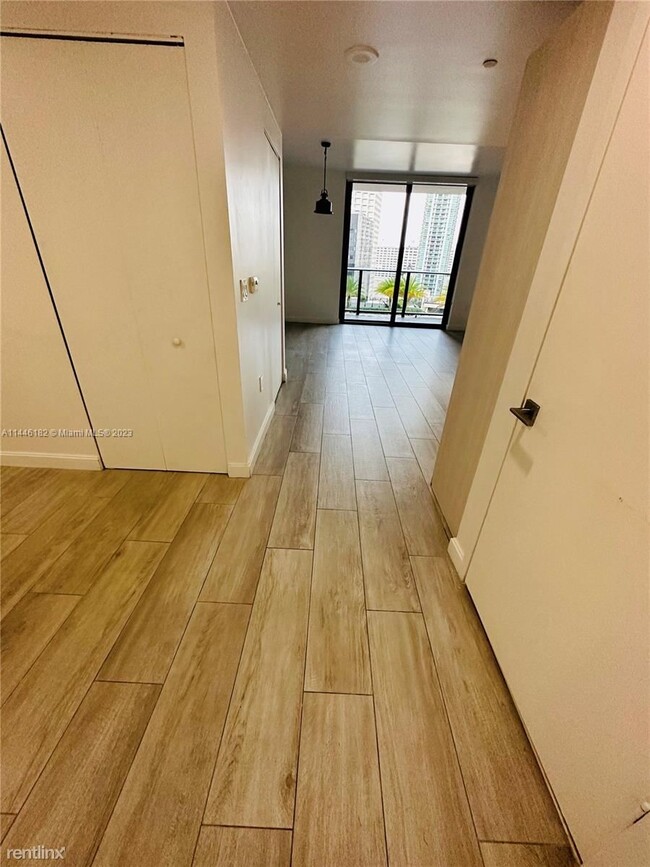 Building Photo - 1 br, 2 bath Condo - Brickell Heights