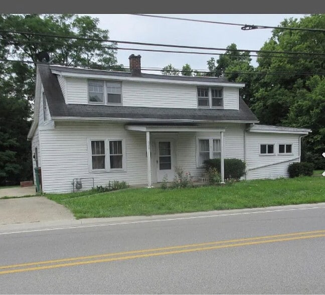Primary Photo - 898 Ridge Ave