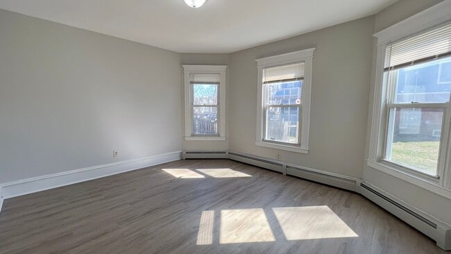 Building Photo - Remodeled Single Family House