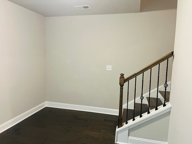 Building Photo - Wow! 4 bedroom 2.5 bathroom in Suwanee! Must See!!