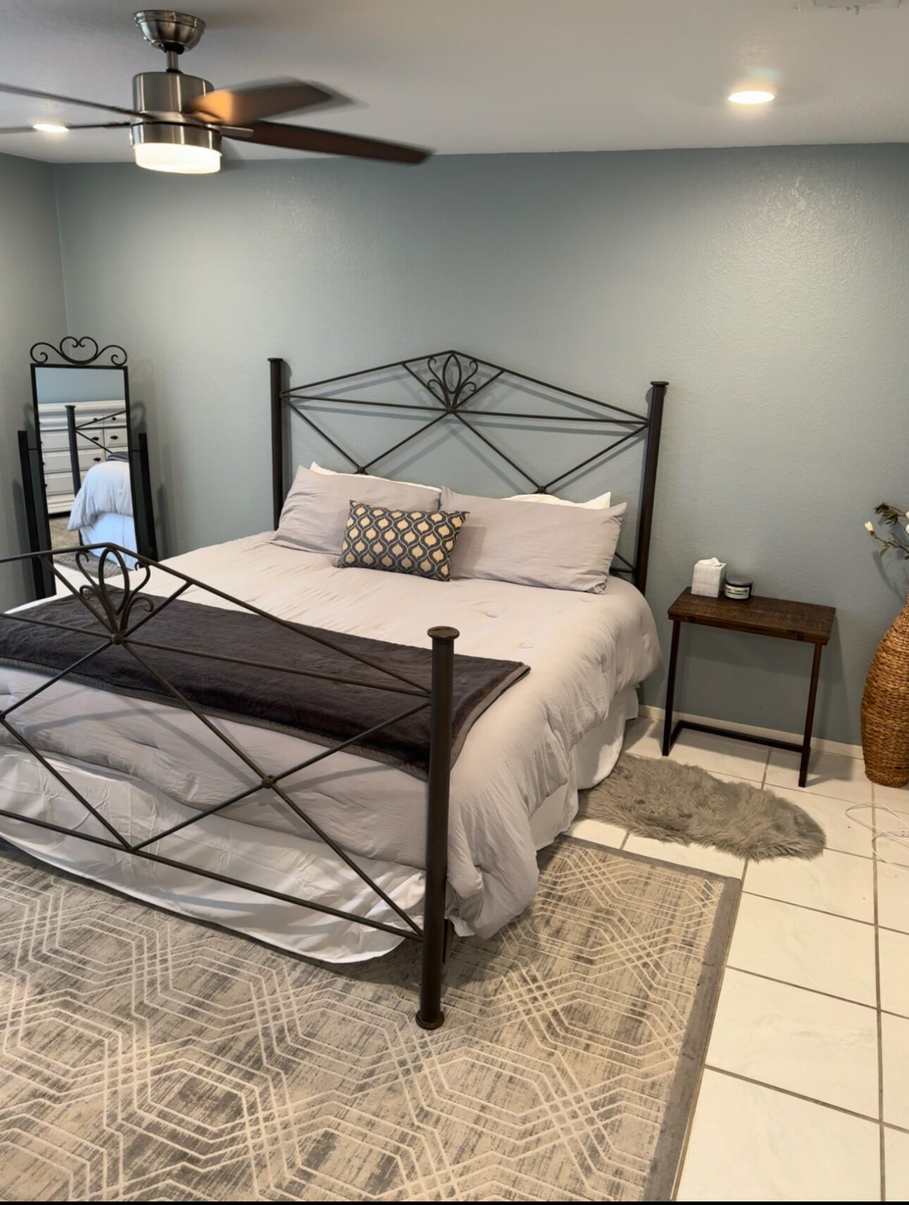 Building Photo - 604 Highcrest Dr