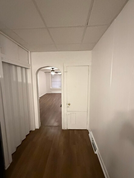 Building Photo - 526-14-1/2 S 14 1/2 St