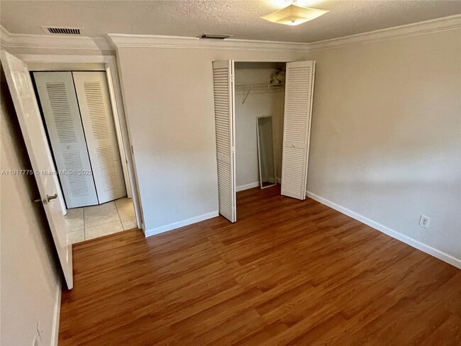 Building Photo - 7210 Southgate Blvd