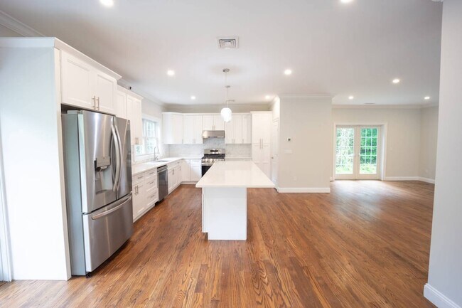 Building Photo - 1 Kewanee Rd