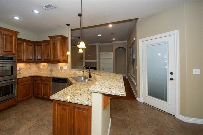 Building Photo - 3402 SW Crosswinds Blvd