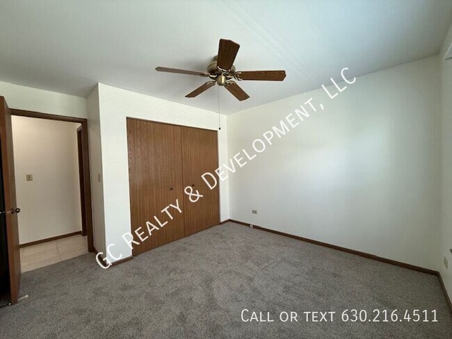 Building Photo - 735 Grandview Dr