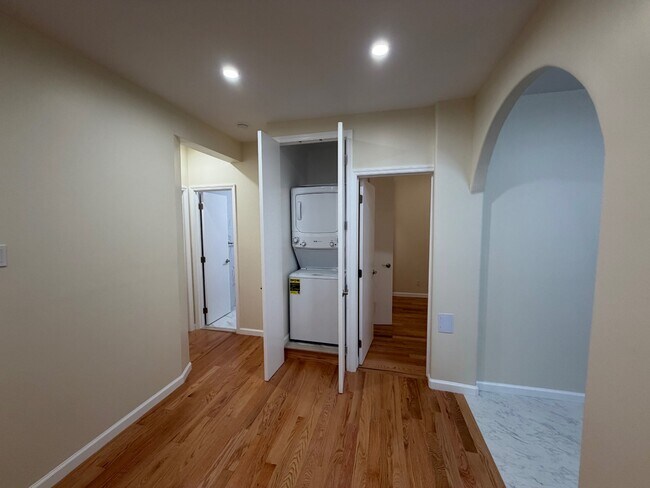 Building Photo - 1917 Avenue O