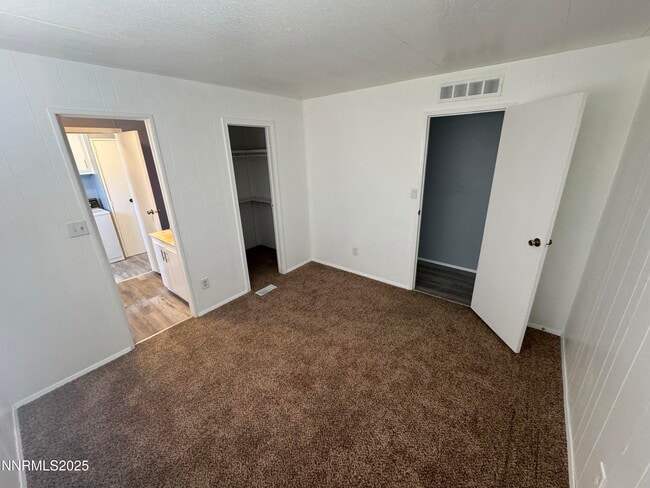 Building Photo - 155 Molly Cir