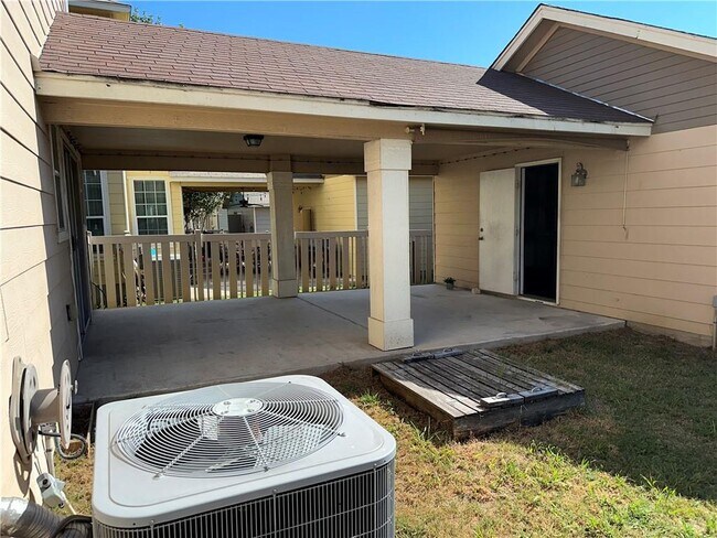 Building Photo - 1042 Dorn