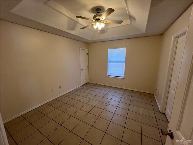 Building Photo - 20 Diamondhead Ave