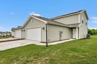 Building Photo - 3315 Boulder Ridge Dr