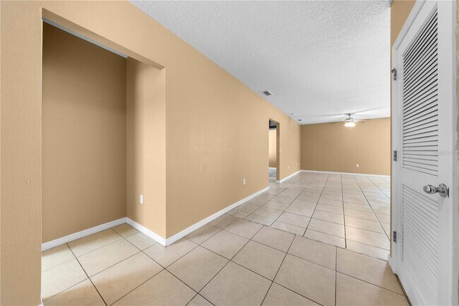 Building Photo - 1073 Brenton Manor Dr