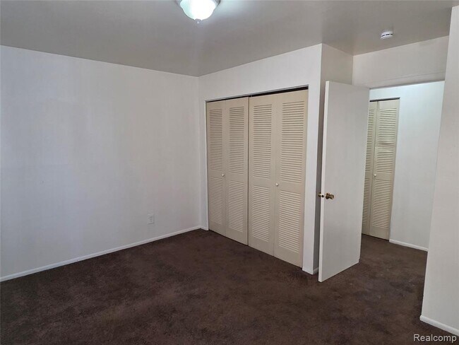 Building Photo - 19131 Lahser Rd