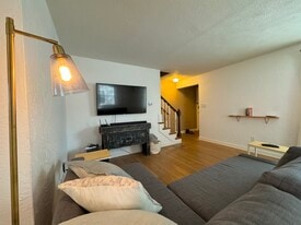 Building Photo - 620 E 63rd Ter