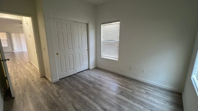 Building Photo - East Lancaster Home
