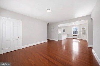 Building Photo - 500 Park Ave