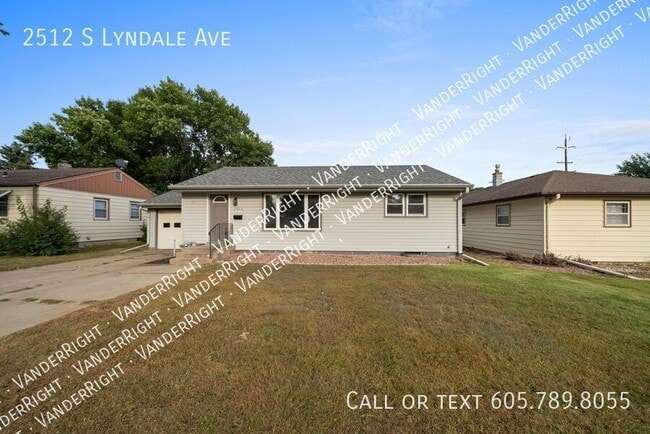 Building Photo - 2512 S Lyndale Ave
