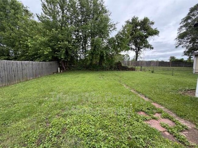 Building Photo - 3015 Matlock Dr