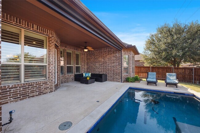 Building Photo - 864 Gaited Trail