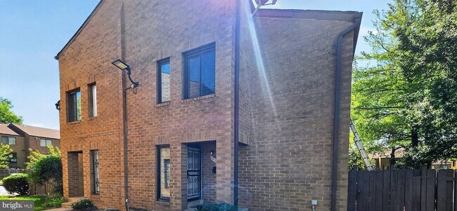 Building Photo - 3106 Berry Rd NE