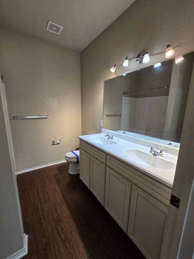 Building Photo - 457 Ambrose Avenue