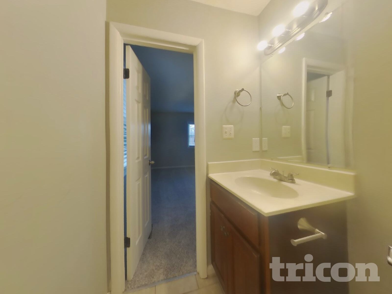 Building Photo - 4016 Oakley Dr