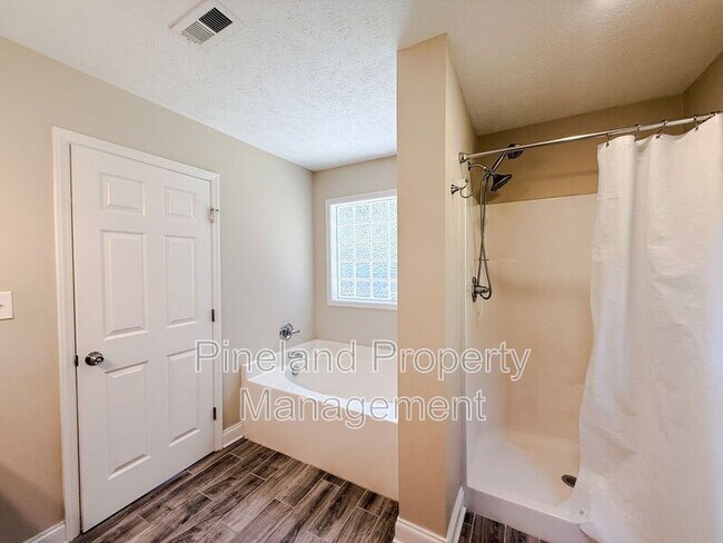 Building Photo - 117 Moorea Dr