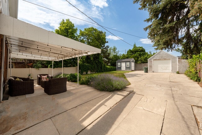 Building Photo - 1639 E 900 S