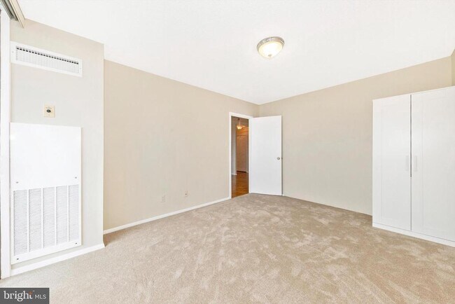Building Photo - 5225 Pooks Hill Rd