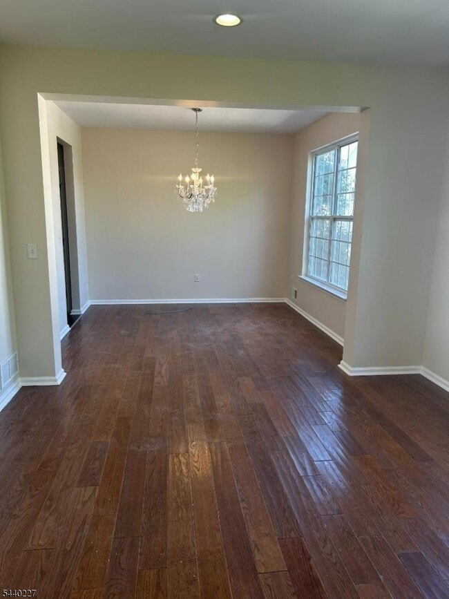 Building Photo - 310 Winding Hill Dr