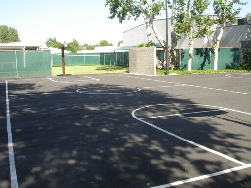 Building Photo - Old Orchard 1 - 4 Bedroom Home in Valencia!