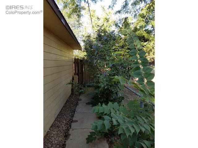 Building Photo - Fantastic Brick Ranch w/ 3 bedrooms and a Huge 2 Car Garage!